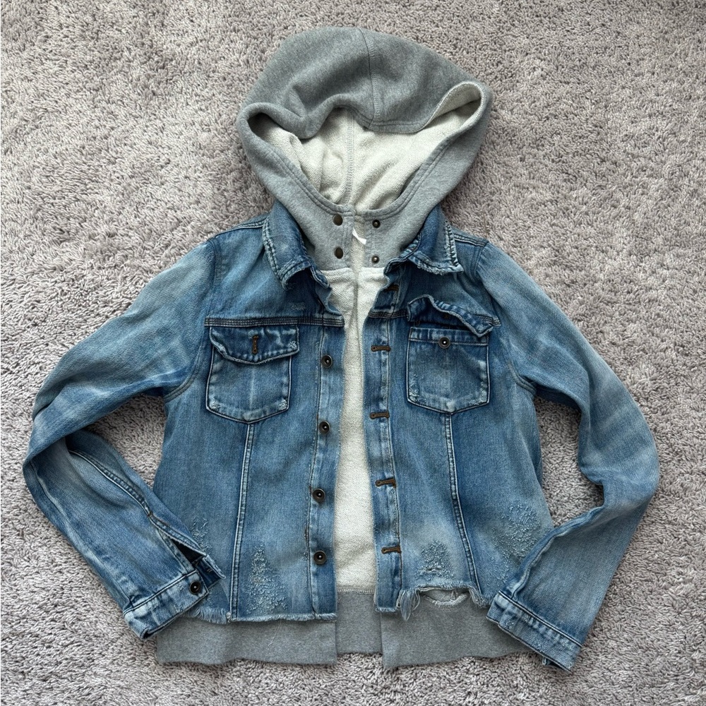 Free People distressed Denim Jacket Hoodie - Medium